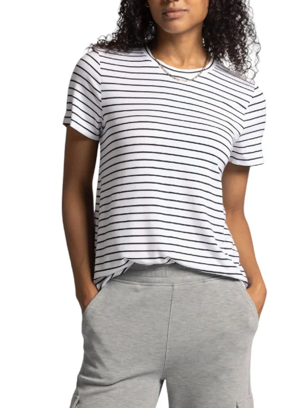 Nikkie Tee Top In White Stripe