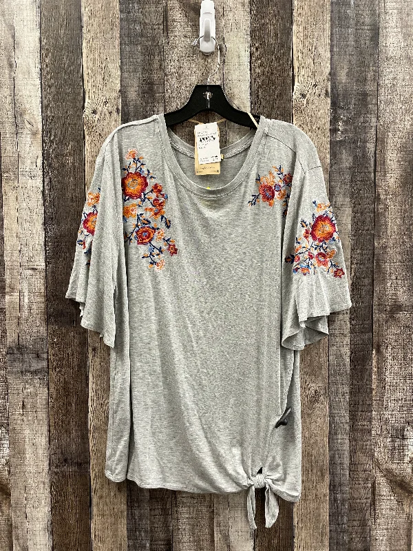 Top Short Sleeve By Democracy In Grey, Size: Xl