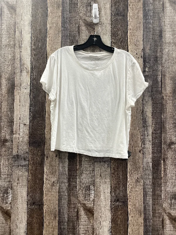 Top Short Sleeve Basic By Universal Thread In White, Size: Xl