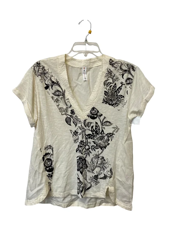 Top Short Sleeve By Daily Practice By Anthropologie In Cream, Size: Xxs