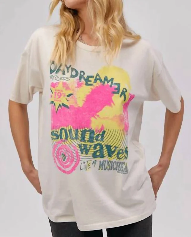 Sound Waves Merch Tee Top In Dirty White